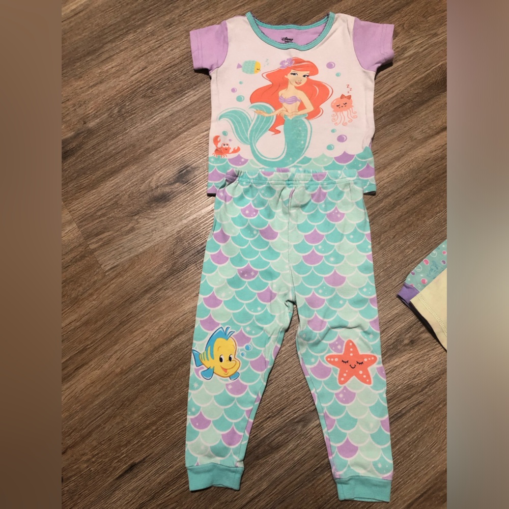 Little Mermaid pjs - Picture 2 of 8